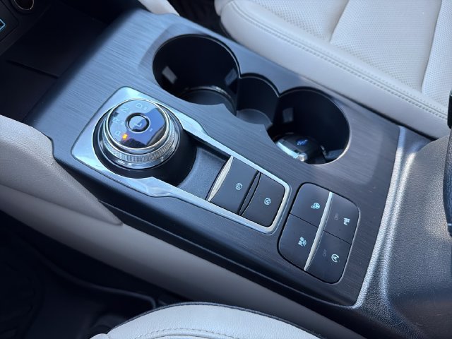 Used 2021 Ford Escape Titanium AWD/4WD image 15