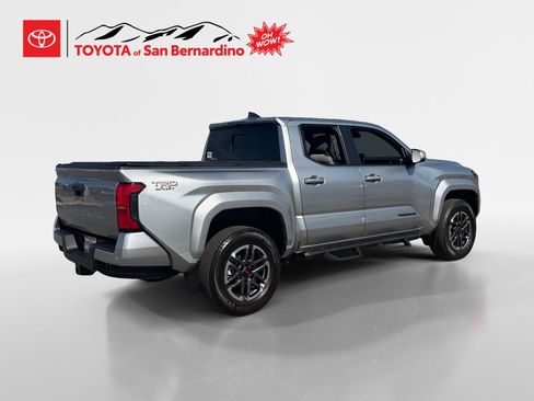 Used 2024 Toyota Tacoma TRD Sport w/ TRD Sport Upgrade Package image 5