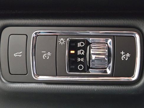 Used 2023 Lincoln Aviator AWD w/ Class IV Trailer Tow Package image 21