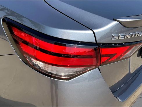 Used 2025 Nissan Sentra SR FWD image 29