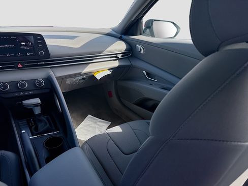 New 2026 Hyundai Elantra SE FWD image 16