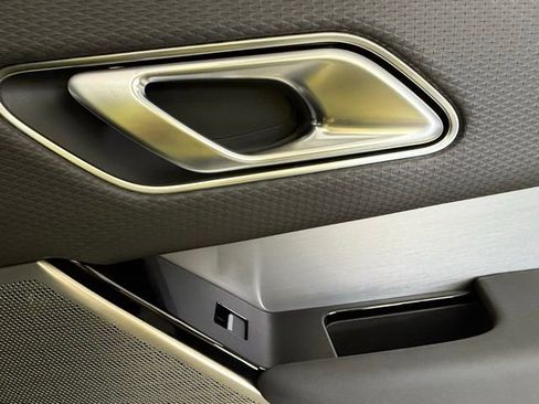 Used 2022 Land Rover Range Rover Velar R-Dynamic S image 30