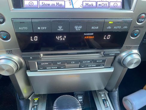 Used 2013 Lexus GX 460 AWD/4WD image 24