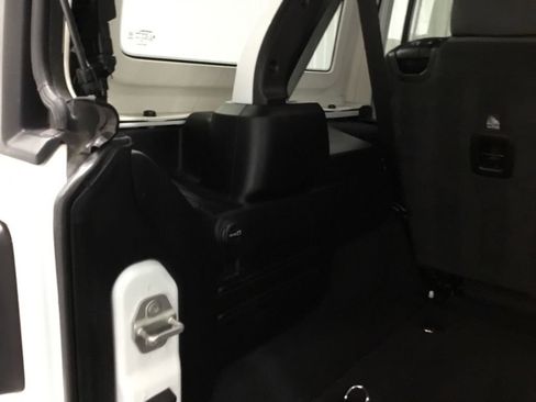Used 2024 Jeep Wrangler Unlimited Rubicon AWD/4WD image 18