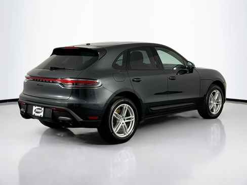 Used 2022 Porsche Macan image 11