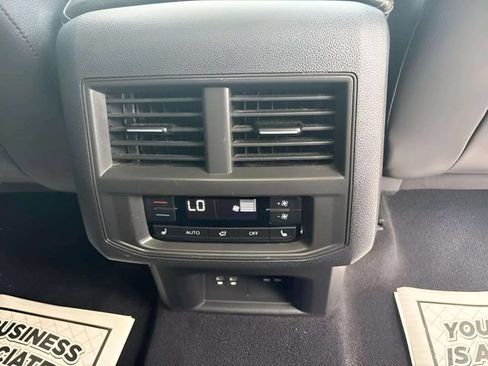 Used 2023 Volkswagen Atlas SEL Premium AWD/4WD image 8