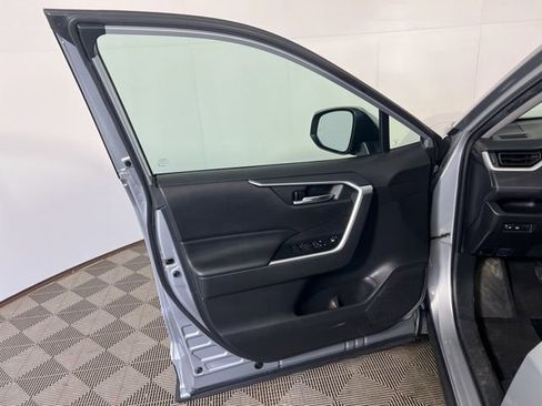 Used 2022 Toyota RAV4 XLE image 16