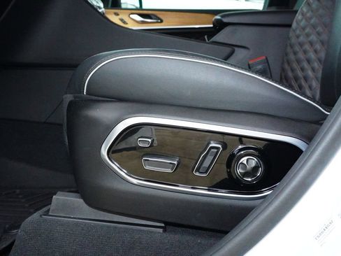 Used 2025 Jeep Grand Cherokee Summit AWD/4WD image 26