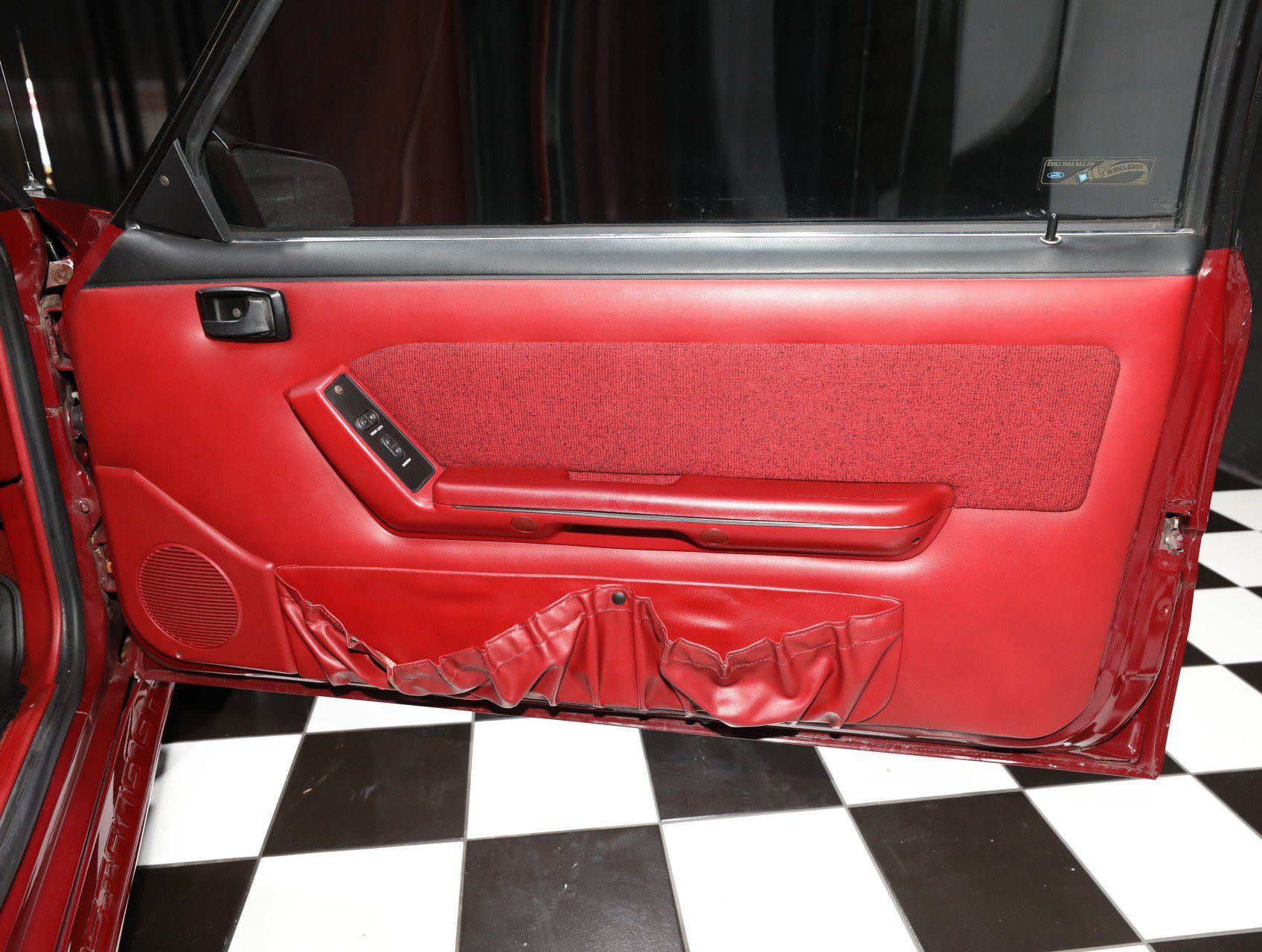 Used 1990 Ford Mustang GT RWD image 36
