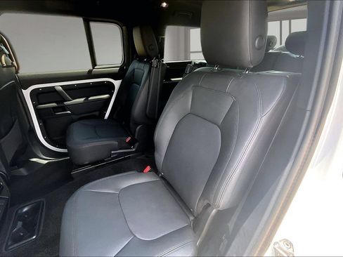 Certified 2025 Land Rover Defender 130 X-Dynamic SE AWD/4WD image 26