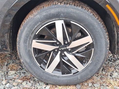 Used 2022 Kia Sorento EX image 8