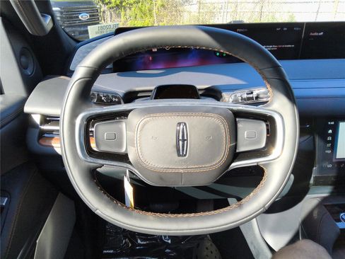 New 2026 Lincoln Navigator Black Label AWD/4WD image 15
