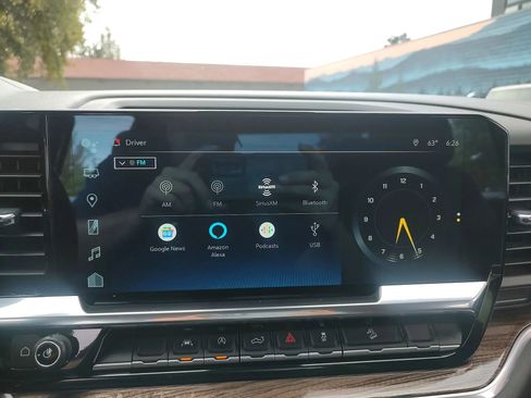 Used 2022 Chevrolet Silverado 1500 LT w/ Z71 Off-Road Package image 12