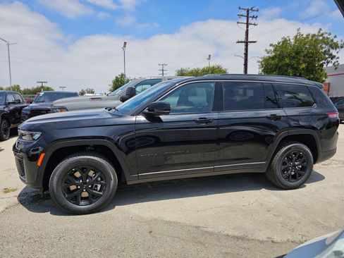 New 2026 Jeep Grand Cherokee L 4WD image 4