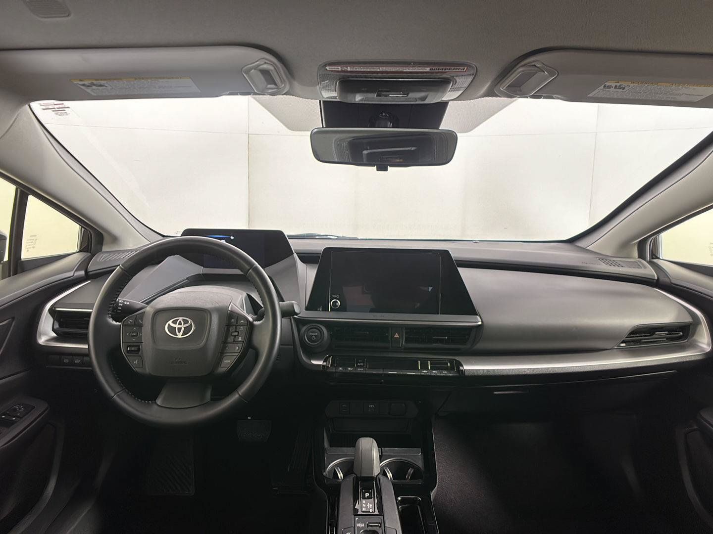 Used 2025 Toyota Prius LE FWD image 20