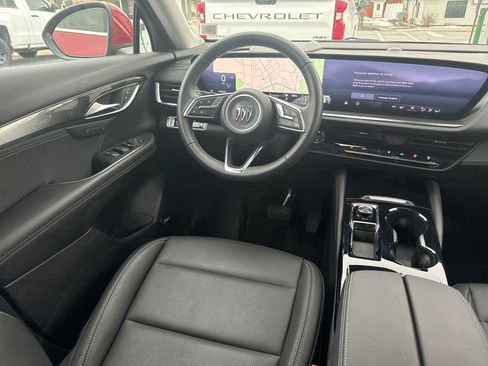 Used 2025 Buick Envision Preferred image 11