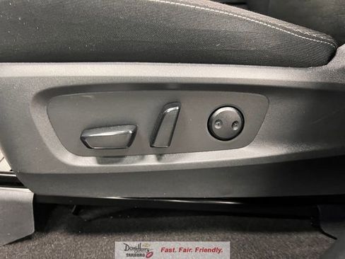 Used 2025 Nissan Pathfinder SV FWD image 29