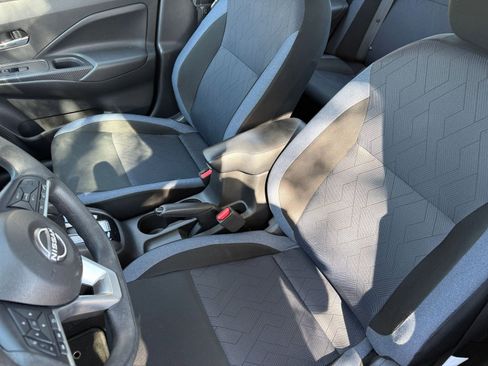 Used 2025 Nissan Versa SV image 36