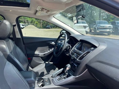 Used 2013 Ford Focus Titanium FWD image 36