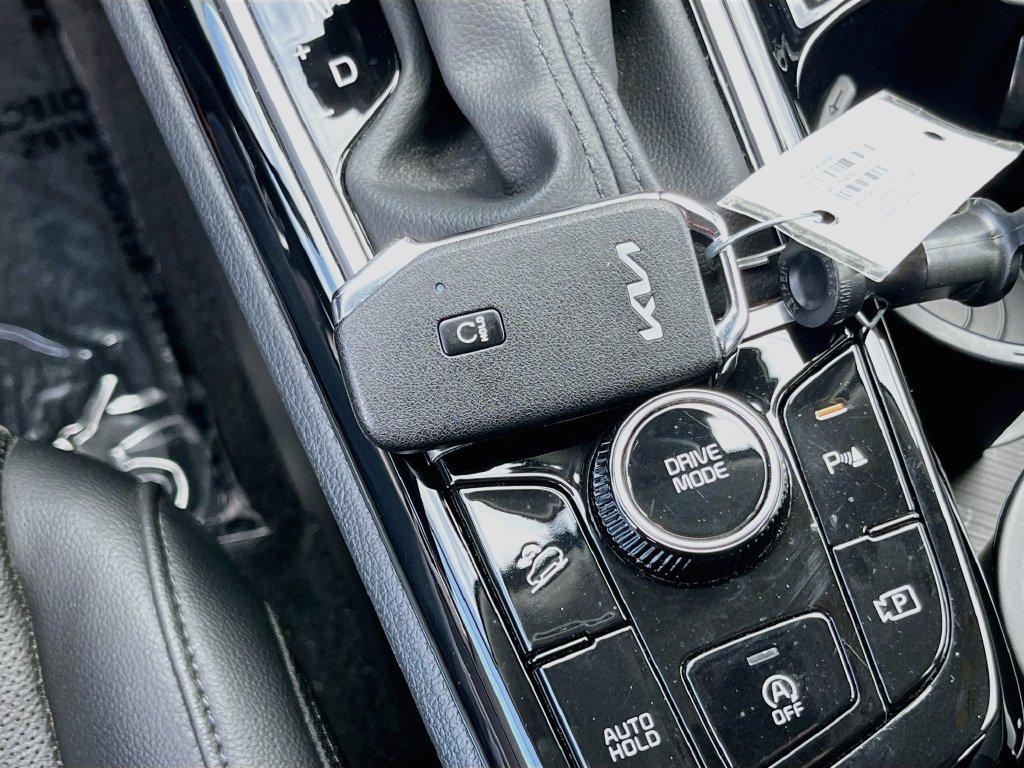 Used 2025 Kia Sportage EX w/ Premium Package FWD image 34