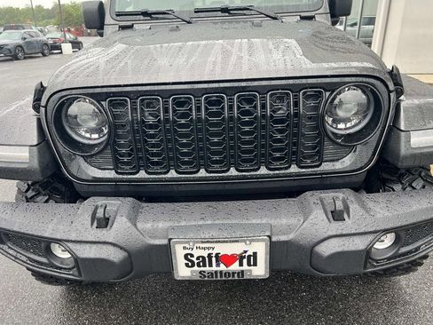 Used 2026 Jeep Gladiator Sport AWD/4WD image 5