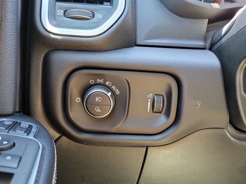 Used 2023 RAM 2500 Big Horn w/ Level 2 Equipment Group AWD/4WD image 28