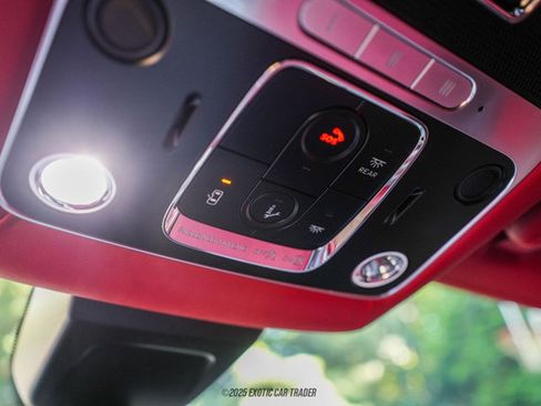 Used 2022 Bentley Flying Spur V8 image 23