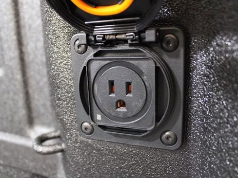 New 2026 GMC Sierra 1500 SLE w/ Preferred Package image 15