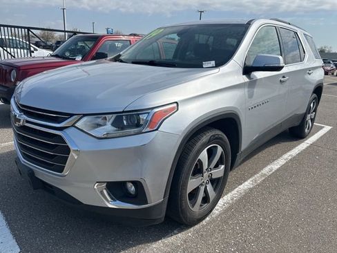 Used 2019 Chevrolet Traverse LT w/ LT Premium Package AWD/4WD image 7