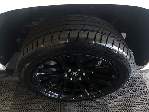 Used 2019 Chevrolet Suburban LT RWD image 22