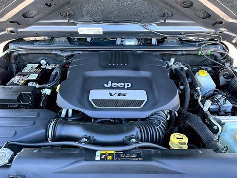 Used 2018 Jeep Wrangler Unlimited Sport S image 11