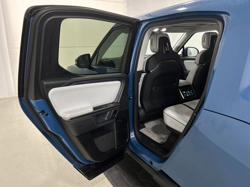 Used 2023 Rivian R1T Adventure image 17