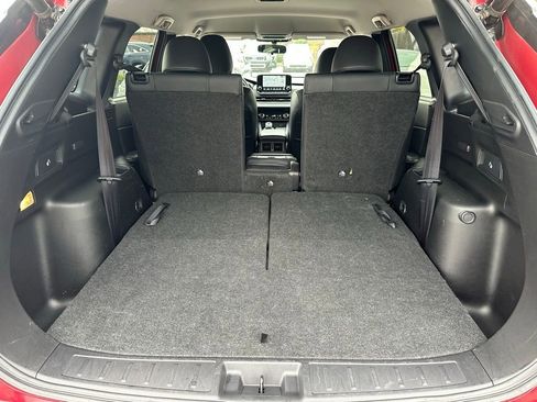 Used 2024 Mitsubishi Outlander SE image 32