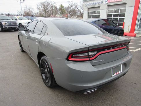 Used 2019 Dodge Charger SXT image 7
