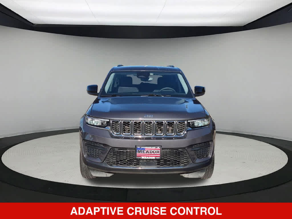 Used 2023 Jeep Grand Cherokee Laredo RWD image 10