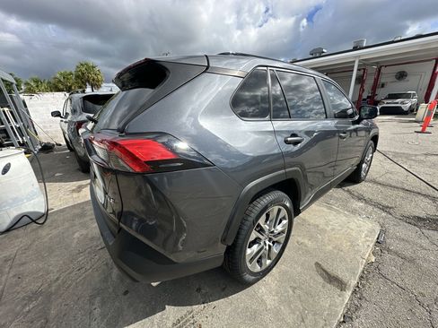Used 2020 Toyota RAV4 XLE Premium image 22