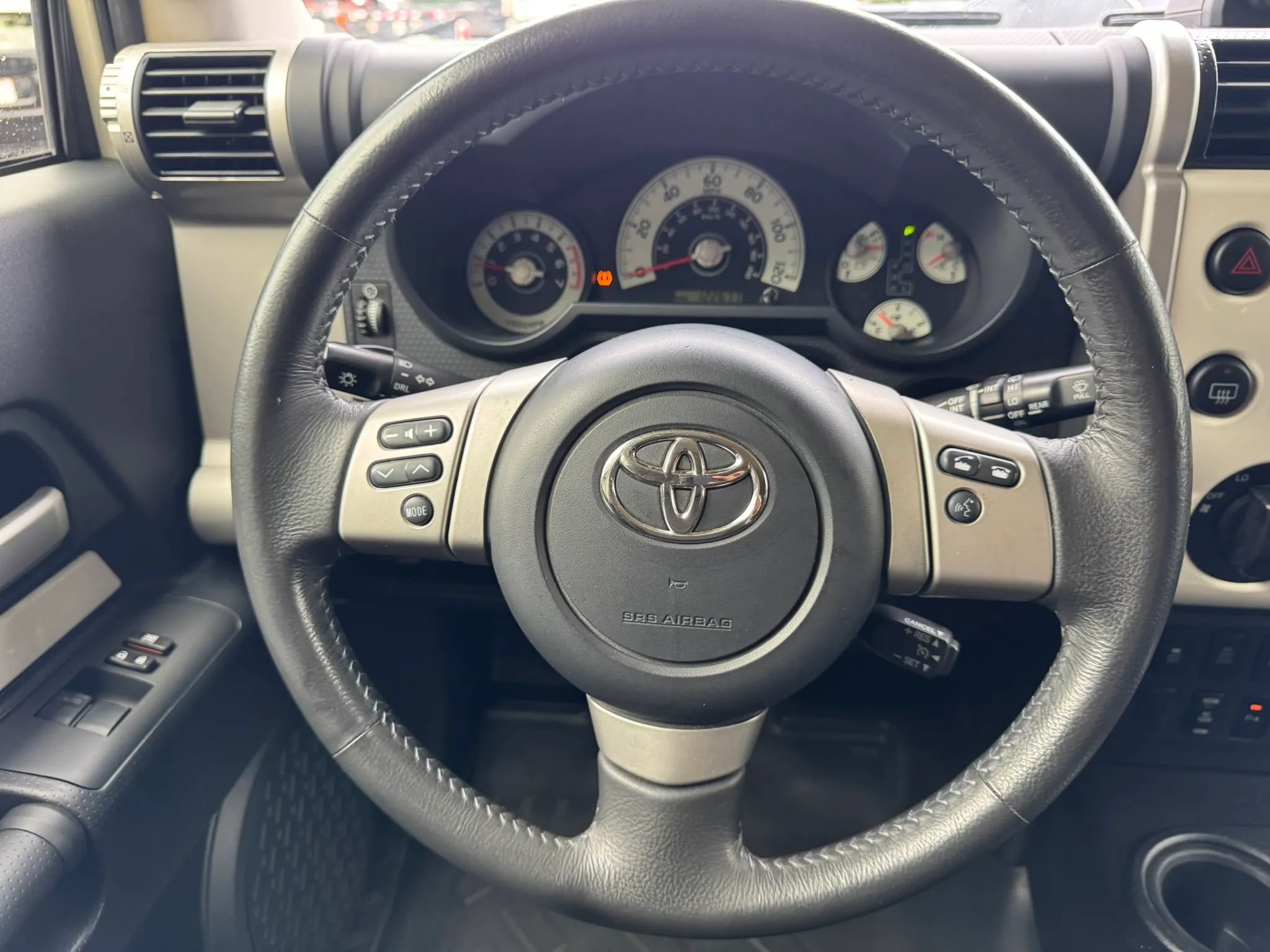 Used 2014 Toyota FJ Cruiser 4WD w/ Upgrade Package image 13