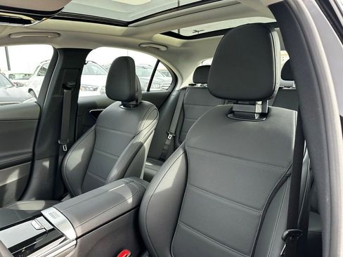 Used 2025 Mercedes-Benz C 300 4MATIC Sedan image 13