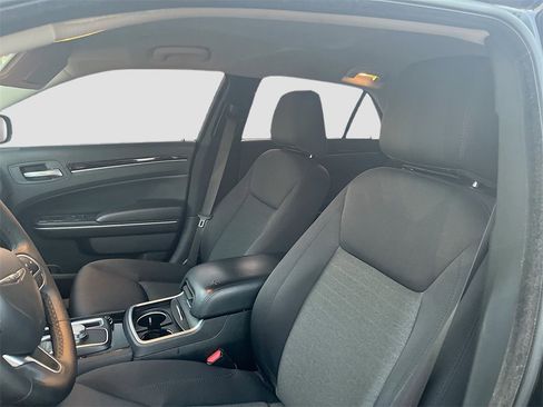 Used 2023 Chrysler 300 Touring w/ Sport Appearance Package image 19