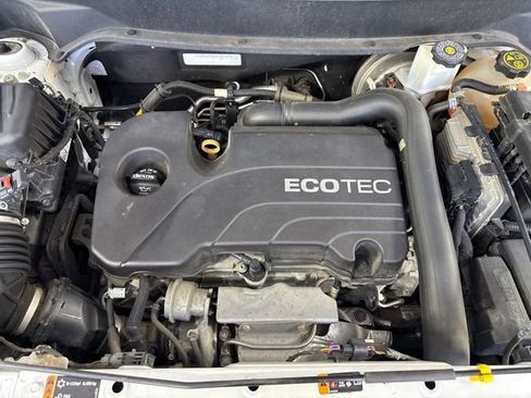 Used 2018 Chevrolet Equinox LT FWD image 20