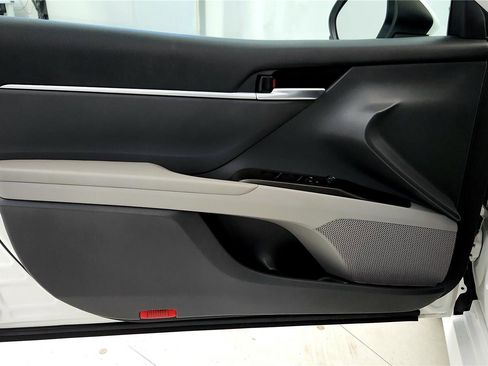 Used 2022 Toyota Camry LE w/ Carpet Mat Package (TMS) image 22