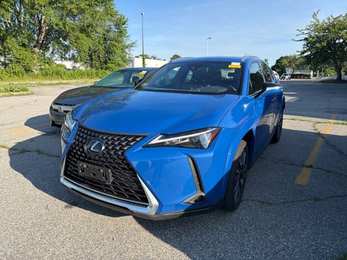 Used 2024 Lexus UX 250h AWD w/ Premium Package image 8