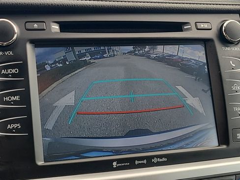 Used 2019 Toyota Highlander XLE image 17