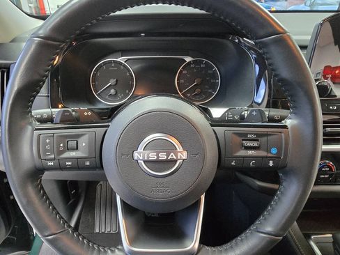 Used 2023 Nissan Pathfinder SL AWD/4WD image 25