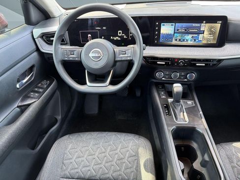 Used 2025 Nissan Kicks SV FWD image 27