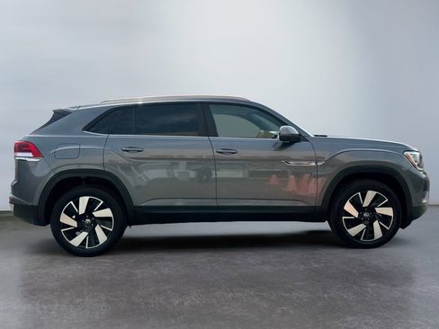 Used 2024 Volkswagen Atlas Cross Sport SE image 4