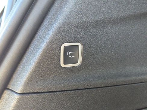 New 2026 Chrysler Pacifica Limited w/ S Appearance Package image 17