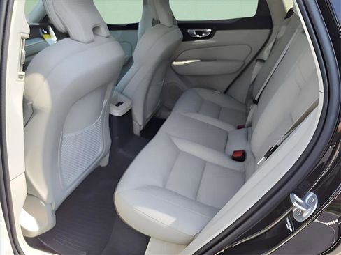Used 2025 Volvo XC60 T8 Plus w/ Protection Package Premier image 32