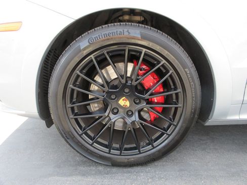 Used 2021 Porsche Cayenne GTS AWD/4WD image 56