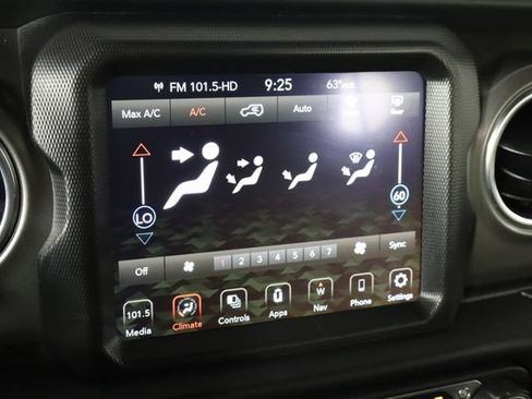 Used 2022 Jeep Wrangler Unlimited Rubicon AWD/4WD image 26